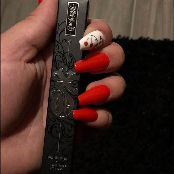 Kat Von D Vinyl Lip Cream - Picture 2 of 5